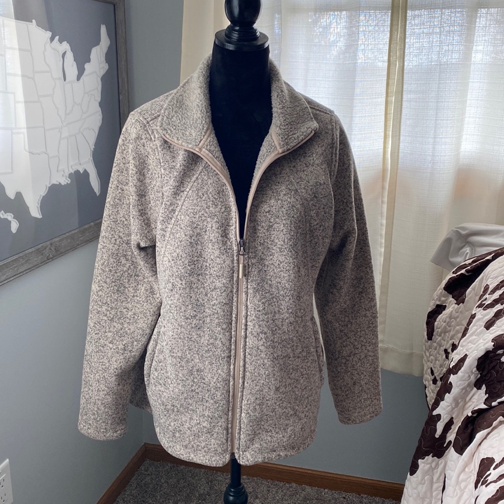 EUC The North Face zip up jacket. Brown/gray in color. Women’s size XL.